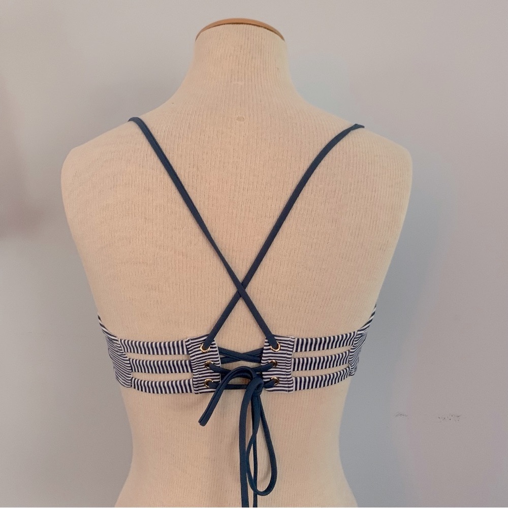 Blue & white stripe bikini swim top, criss-cross lacing back Size L GUC